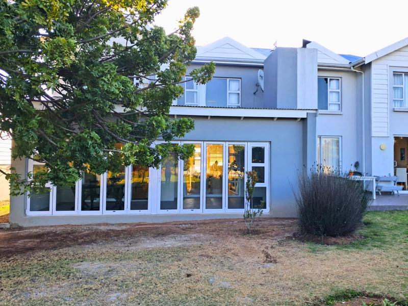 To Let 2 Bedroom Property for Rent in Pinnacle Point Golf Estate Western Cape